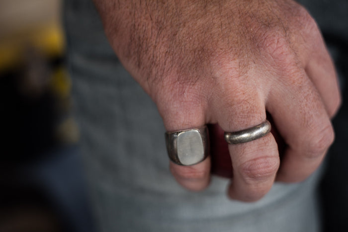 The Gentleman Ring - Large Signet Ring